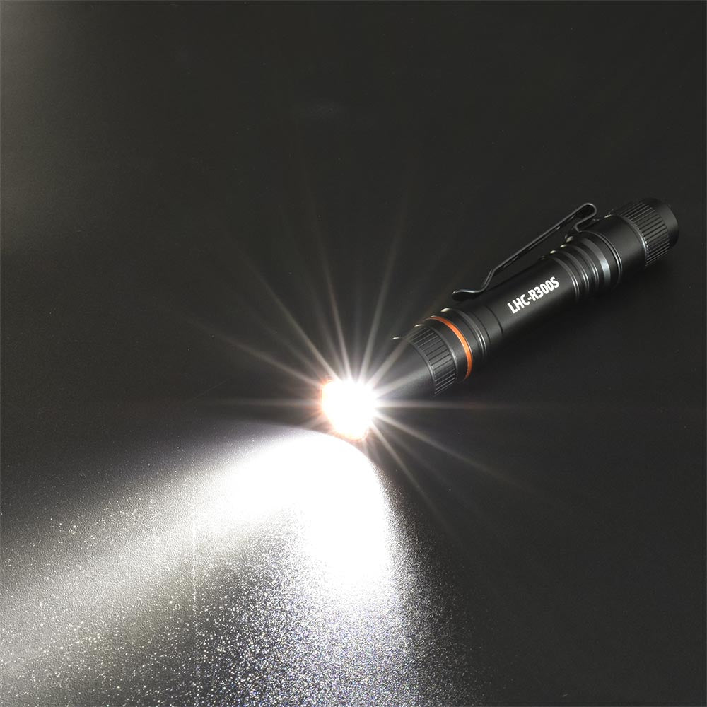 LEDペンライトS(点灯モード3種類/白色LED/High300 lm/連続使用Low3時間/保護等級IPX4/USB充電式/シルバー)_08-1391_LHC-R300S-K_OHM(オーム電機)