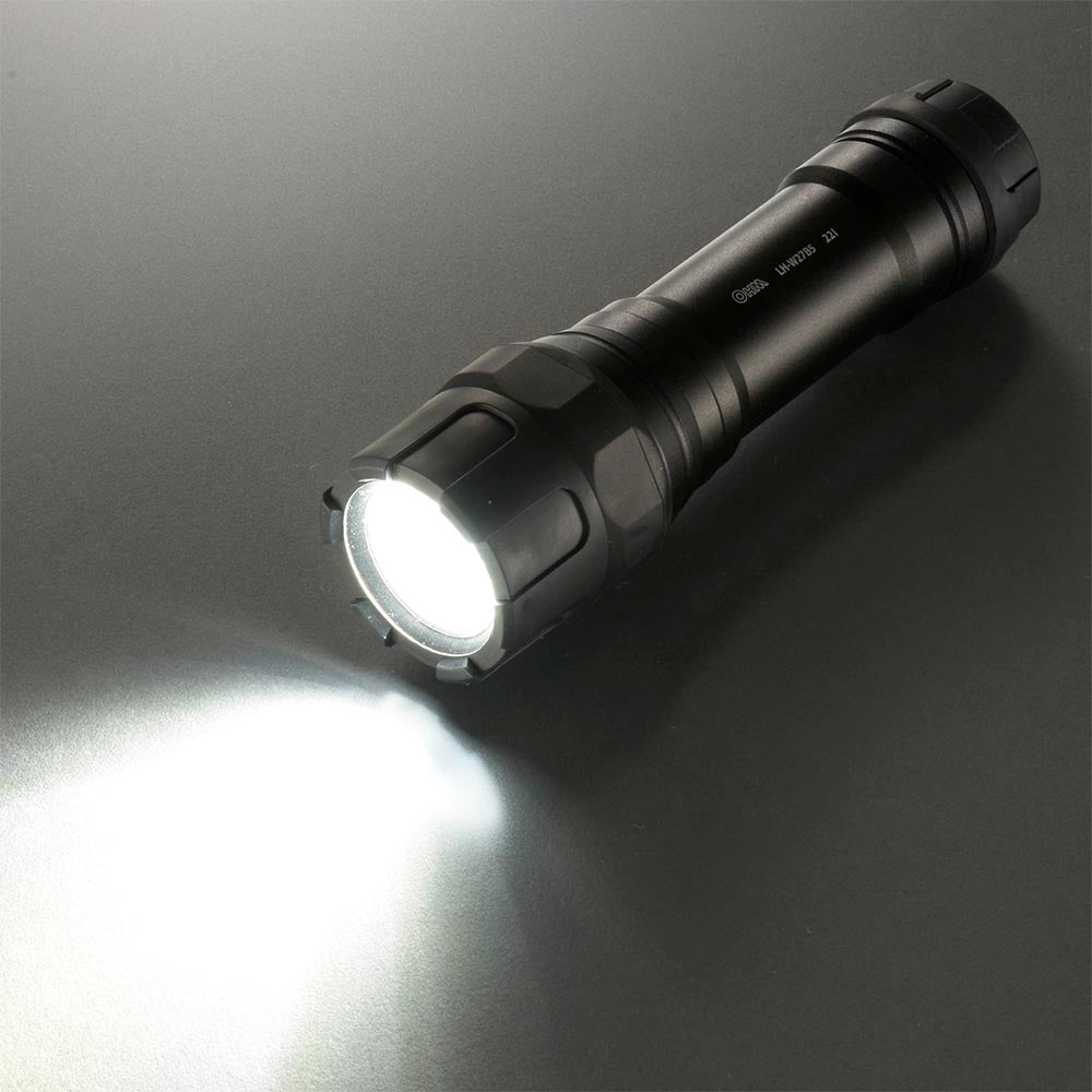 LEDラバーライト(最大270 lm/単4形×3本使用/連続点灯Highで3.4時間/防水性能IPX6)_08-1510_LH-W27B5_OHM(オーム電機)