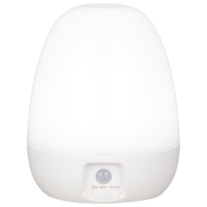 LEDナイトライト（明暗・人感センサー式/単3形×3本使用/80lm/昼白色/ホワイト）_06-0141_NIT-BLA6JE-WN_OHM（オーム電機）