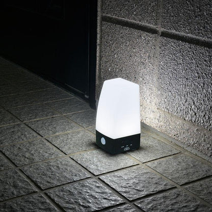 LEDセンサーライト（置き型/明暗+人感センサー/単4×4本使用/60lm/昼白色/防水性能IPX4/ブラック）_06-0144_LS-B60JS-4_OHM（オーム電機）