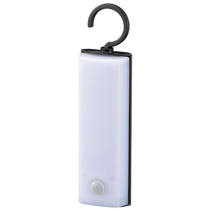 LEDセンサーライト（フック型/明暗+人感センサー/単4×4本使用/60lm/昼白色/防水性能IPX4/ブラック）_06-0145_LS-B60JF-4_OHM（オーム電機）