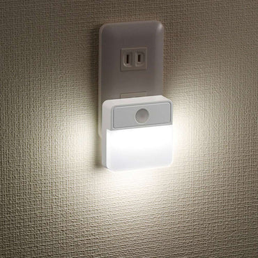 LEDナイトライト 薄型（明暗センサー式/45 lm/昼白色/ホワイト）_06-0147_NIT-ALA6MSQ-WN_OHM（オーム電機）