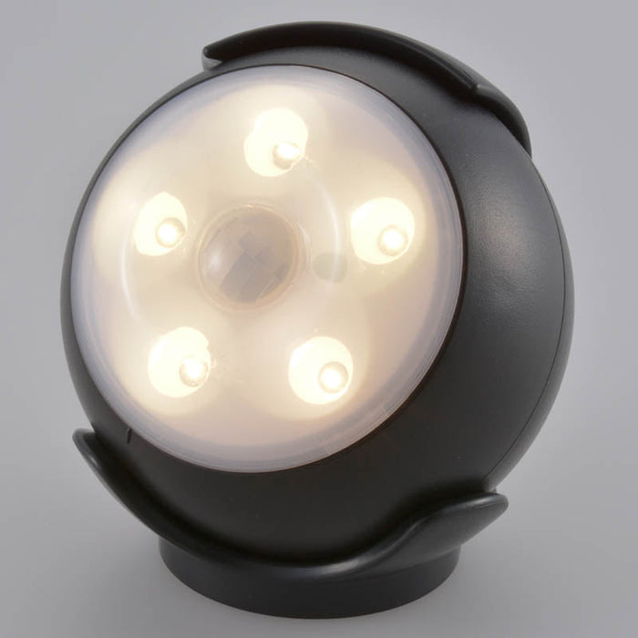 LEDセンサーライト（明暗＋人感センサー付/ブラック）_06-1631_LS-B15-K_OHM（オーム電機）